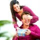 Где купить онлайн недорого подарки для всей семьи? Заказать подарки: одежду, нижнее белье и аксессуары на сайте супермаркета - интернет магазина одежды «Элегант» в Сумах (Украина) - каталог коллекции моды (смотреть бесплатно видео и фото подарок)